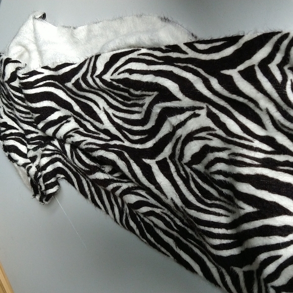 $ Cejon creme and black zebra print infinity scarf. Soft and good condition. OS - Picture 1 of 7